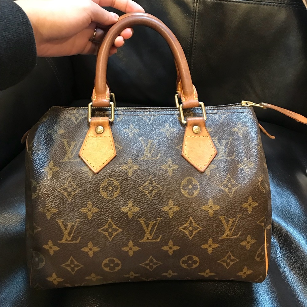 ▪️SOLD▪️Authentic LV Speedy 25